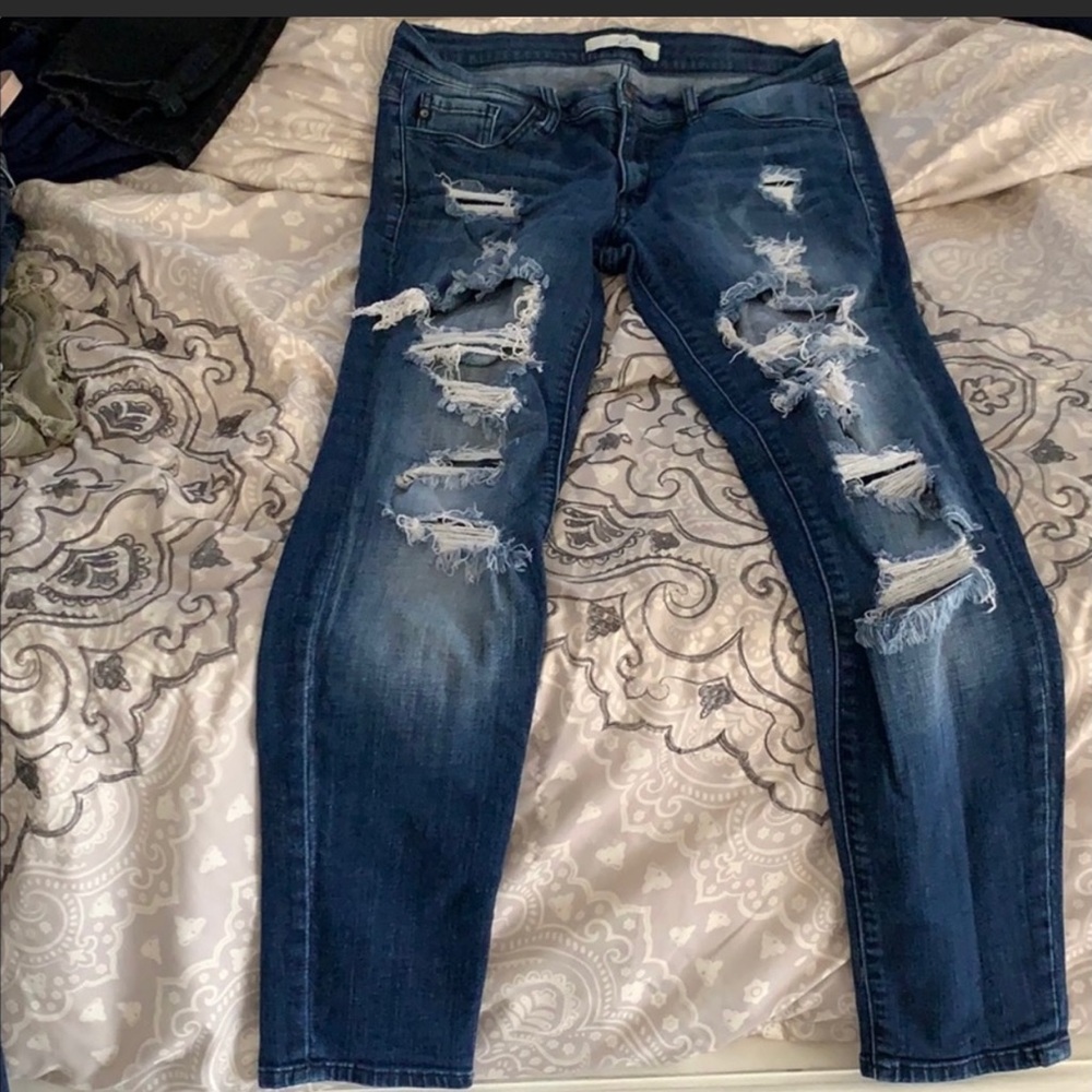 Kancan distressed skinny jeans size 29